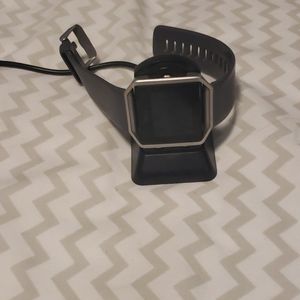Fitbit Blaze with Stand Up Charger